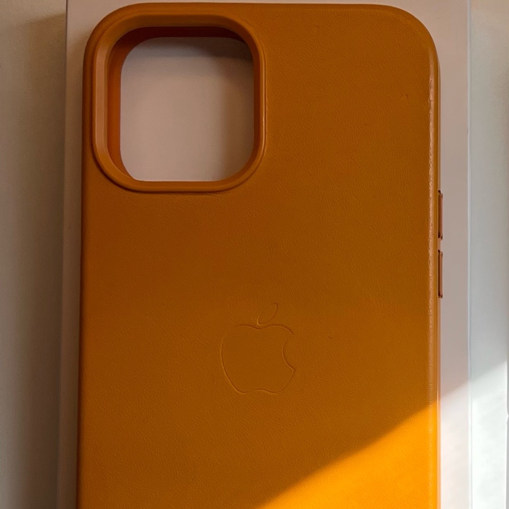 iPhone 12 Pro Max Leather Case with MagSafe in California Poppy